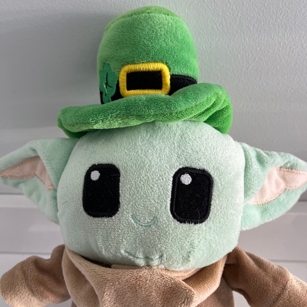 Star Wars Grogu st Patrick’s day dog toy plush - Picture 2 of 6